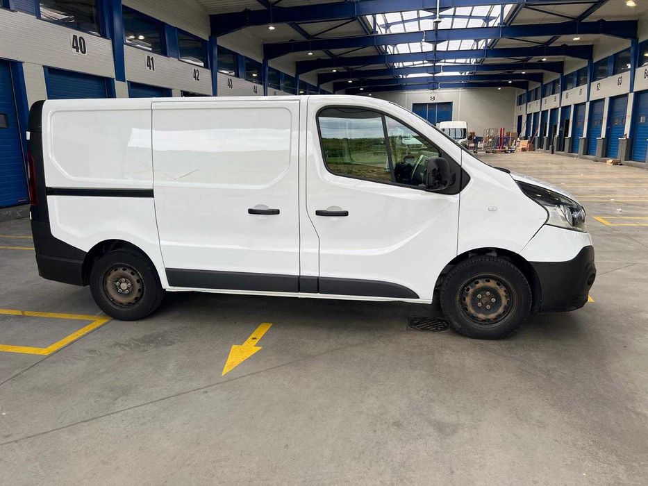 RENAULT Trafic 2018 — imagine 3