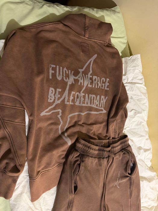 Екип луда нов без забележки или други гнусотии по него размер S