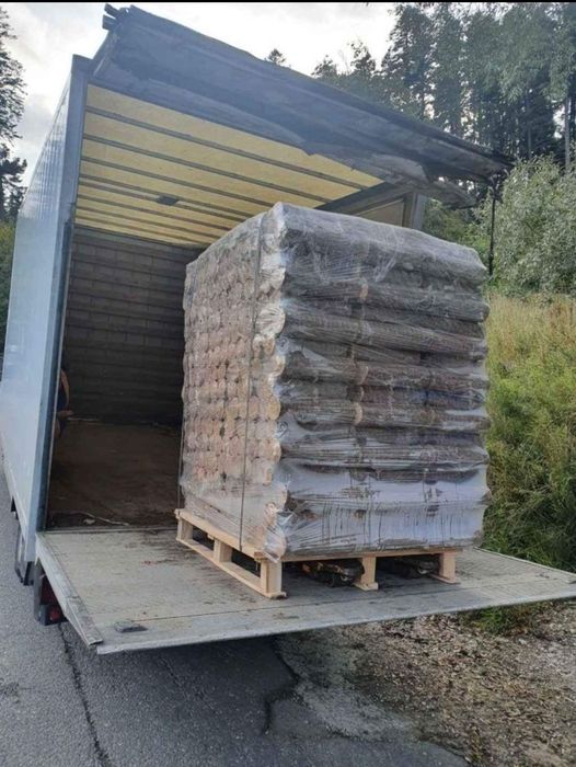 Brichete din rumeguș doar de fag livrate la domiciliu