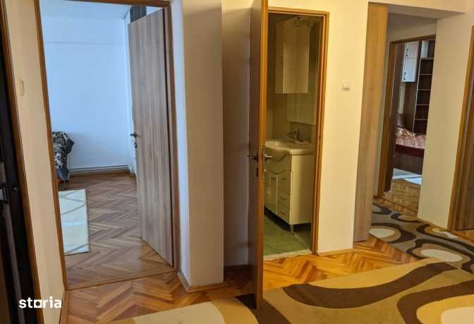 Apartament 3 camere,2 balcoane, etaj intermediar, zona Piata Cipariu,