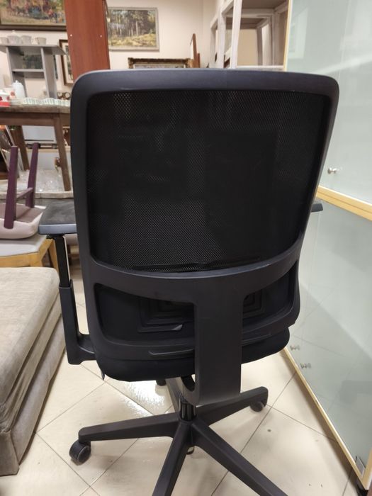 Ергономичен офис стол, в отлично състояние