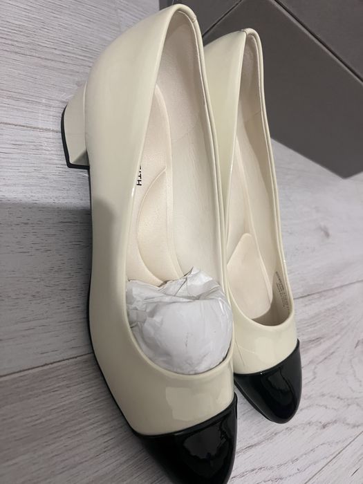 Новые туфли charles and keith