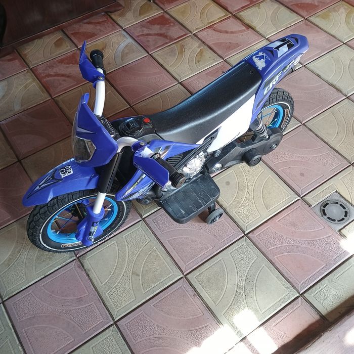 Детски акомулаторни играчки