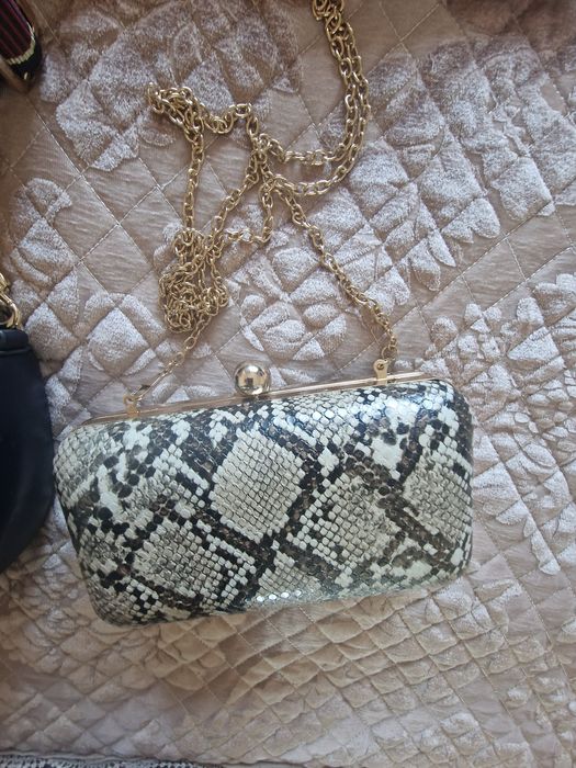 Сумки кожаные, клатчи