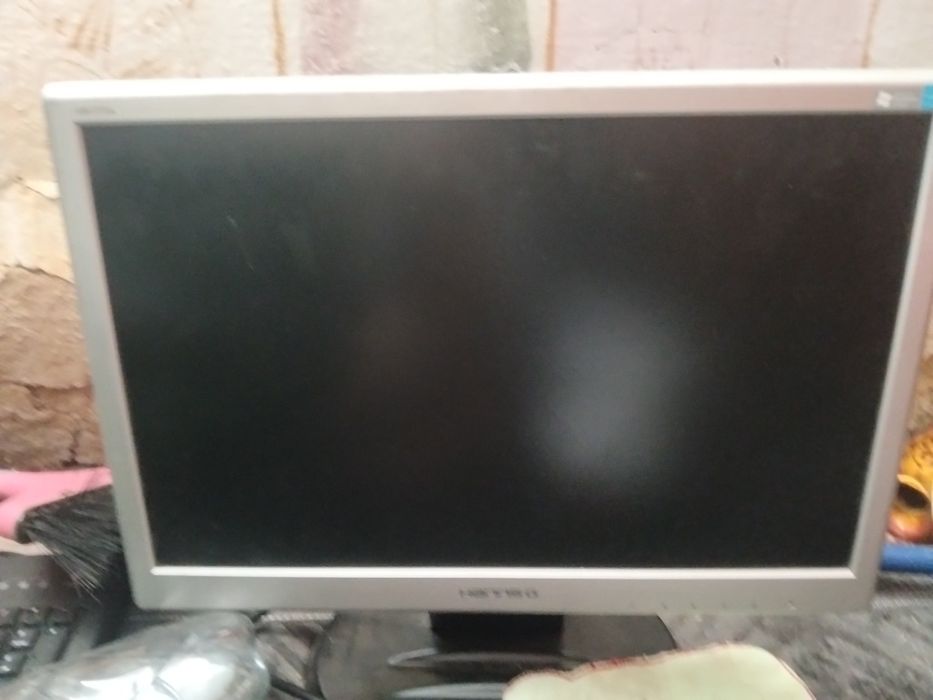 De vânzare un monitor Hannas g în stare foarte bună nu are probleme nu are nimic