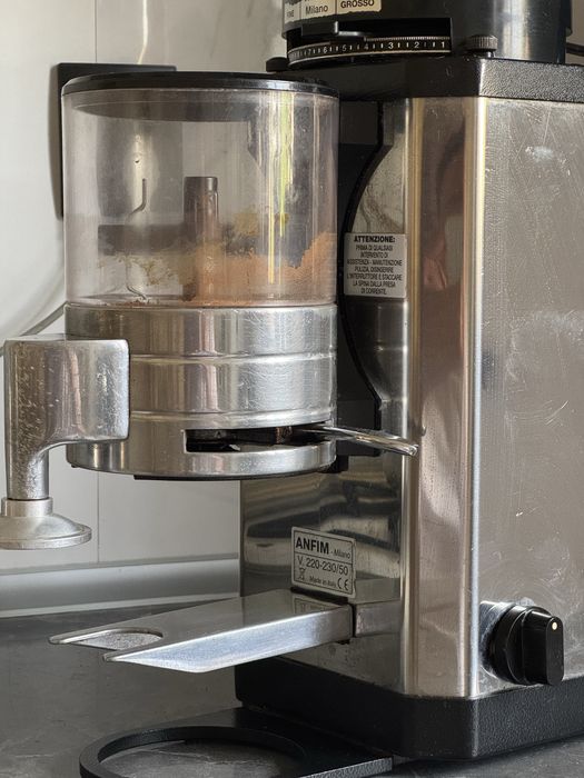 Продам кофемолку Anfim
