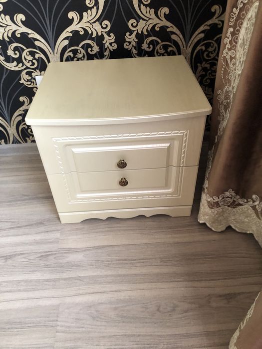 Продаётся красивый спальный гарнитур!