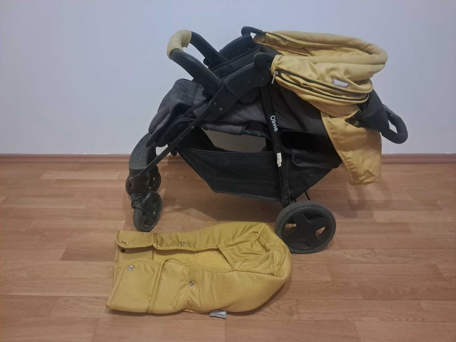 Детска количка - счупена (за ремонт или части)