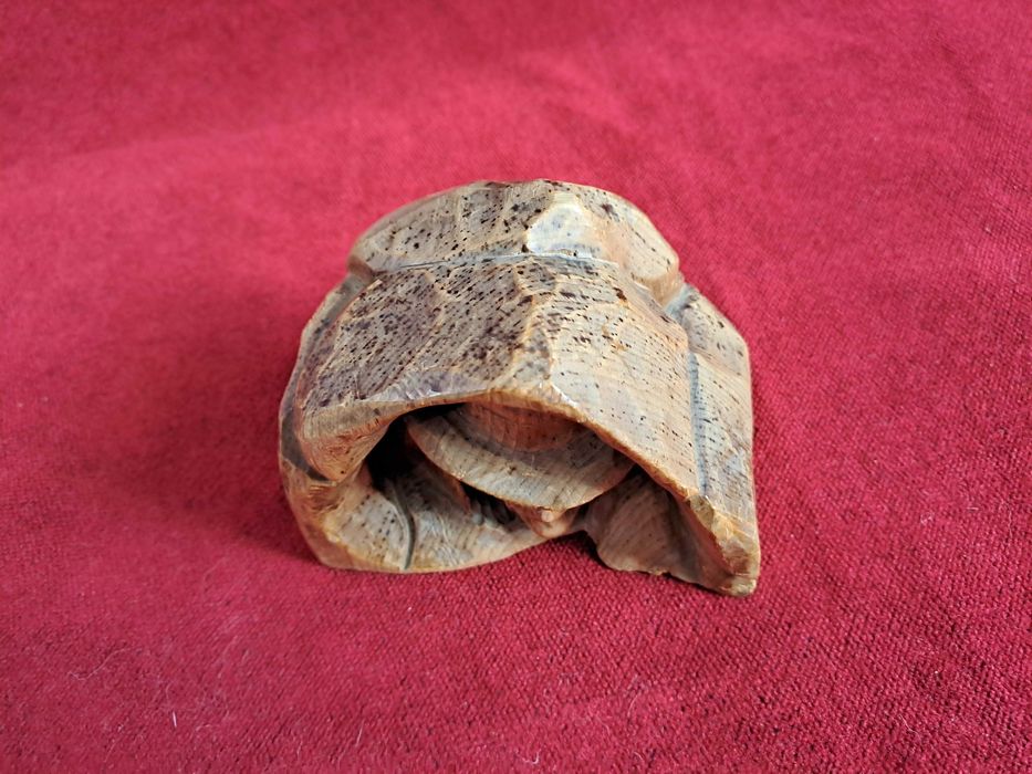 sculptura lemn semnata datata 1925