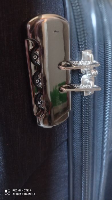 Чемодан новый 67-42-30