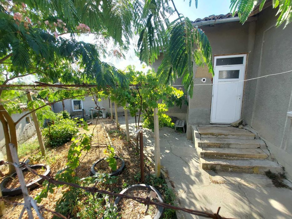 Продава се Къща в с. Пресиян, Област Търговище - 134 кв.м за 118 €/кв.м - Снимка #13