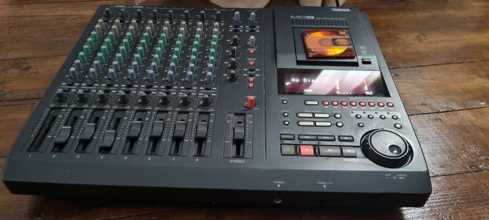 Yamaha MD 8 minidisc recorder cu mixer integrat, Japan