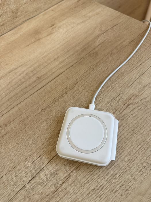 Apple MagSafe Duo Charger