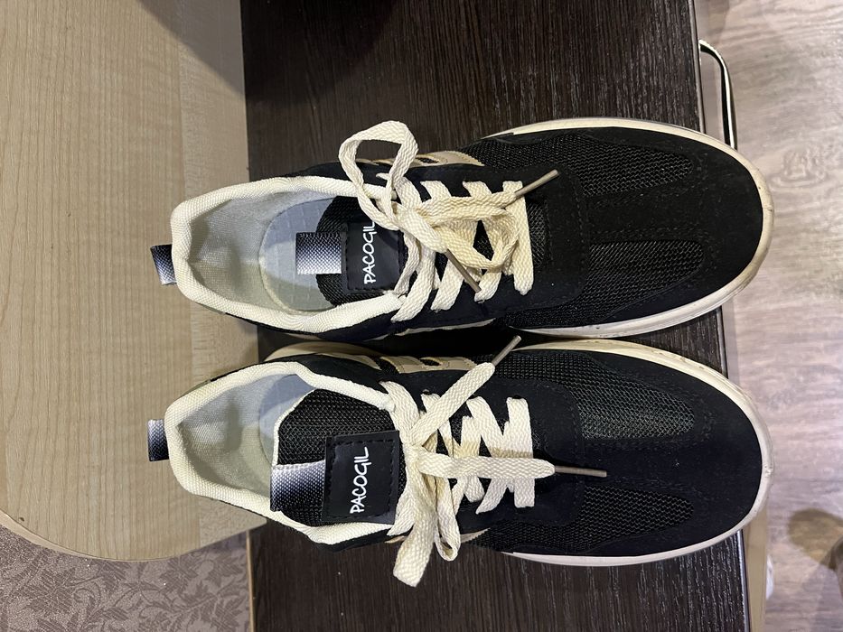 Продам кроссовки мужские 42 размер