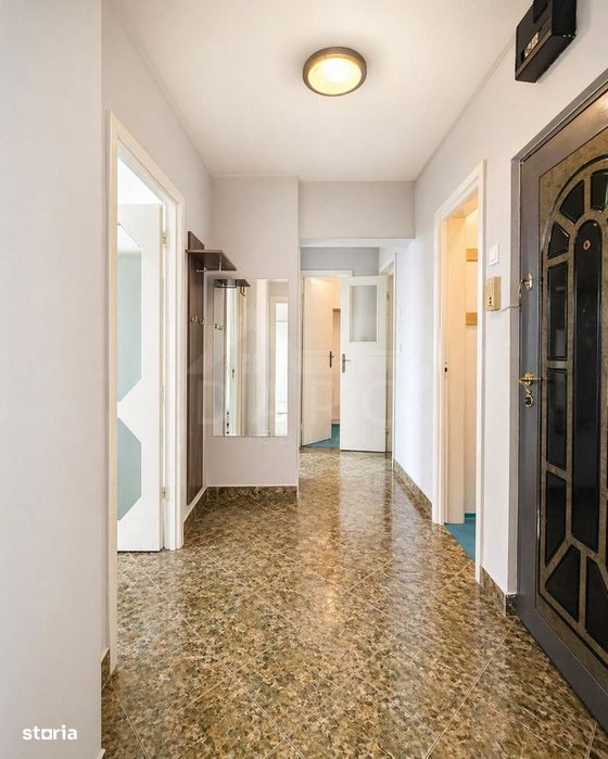 Vând apartament cu 2 camere,in cartierul Tudor,strada Infratirii — fotografia 3