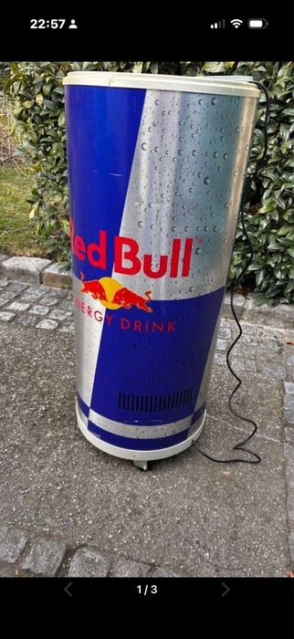 Рекламен хладилник РедБул