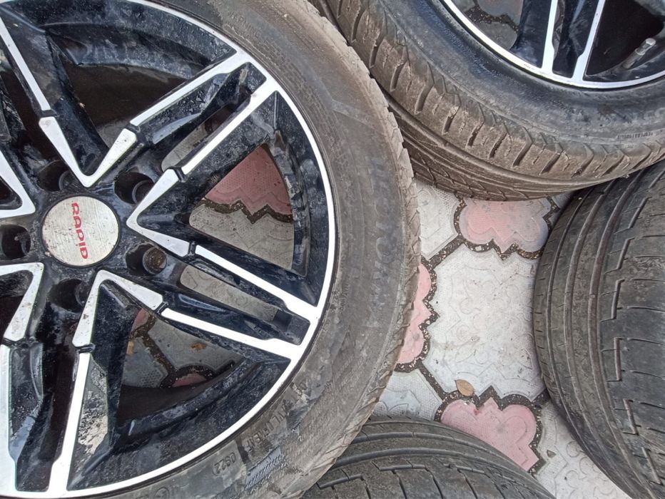 Продам диски с резиной на Мерседес