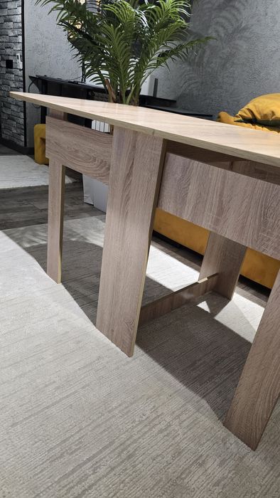 Продам стол книжка новый