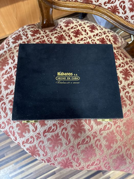 пригинални две кутий за пури cohiba behike 54/56