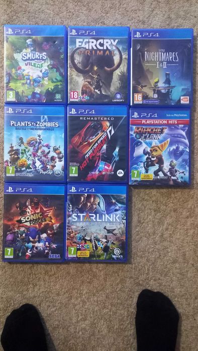 Sony Playstation 4 pro va 9 ta diski bilan