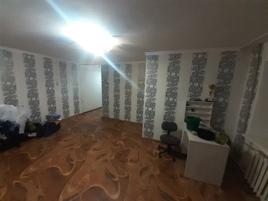 Продам  четырехкомнатную квартиру