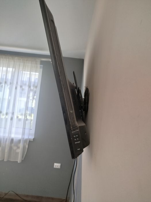 Smart TV Linsar ~55–57″ (143 cm) + Chromecast inclus – Stare foarte bu