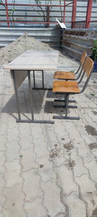 Парты и стулья