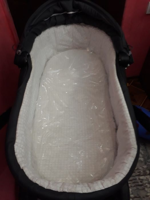 Коляска бустер дождевик на комарникрник и многое в комплекте  Новый  П