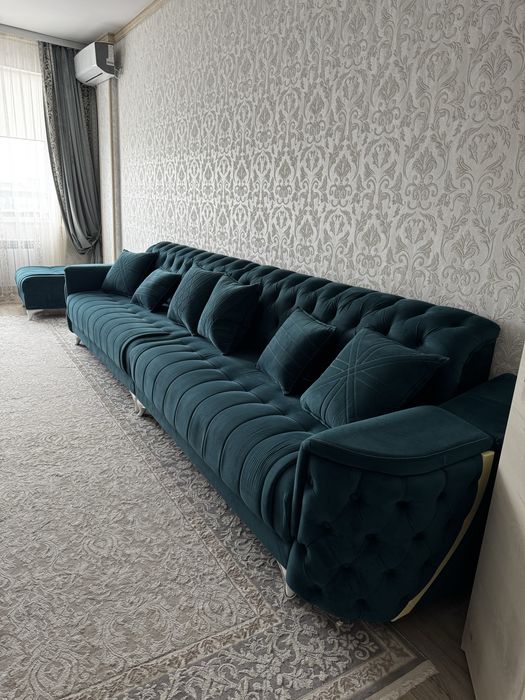 Продам диван. 4 метра. В отличном состоянии.