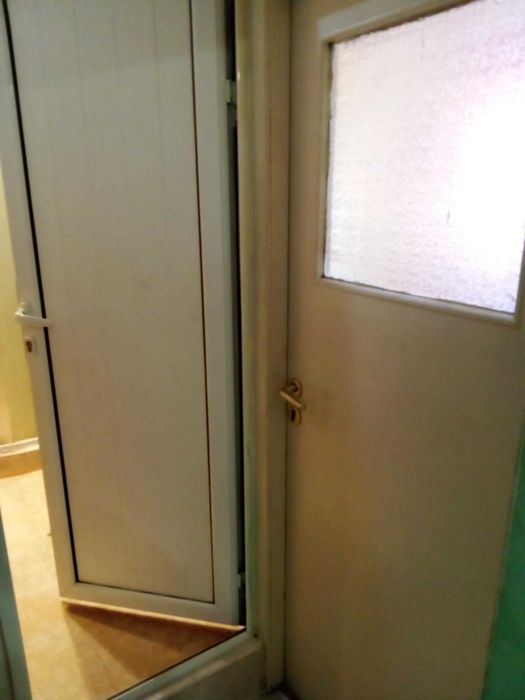 Дава се под наем Четиристаен апартамент в Варна, Метро - 100 кв.м за 22.95 € - Снимка #2