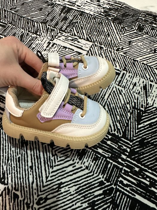 Детские кроссовки nike и adidas оригинал 22 размер