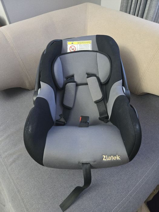 Продам автокресло 0+
