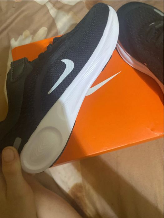 Adidasi nike originali