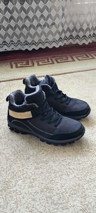 Продам ботинки мужские