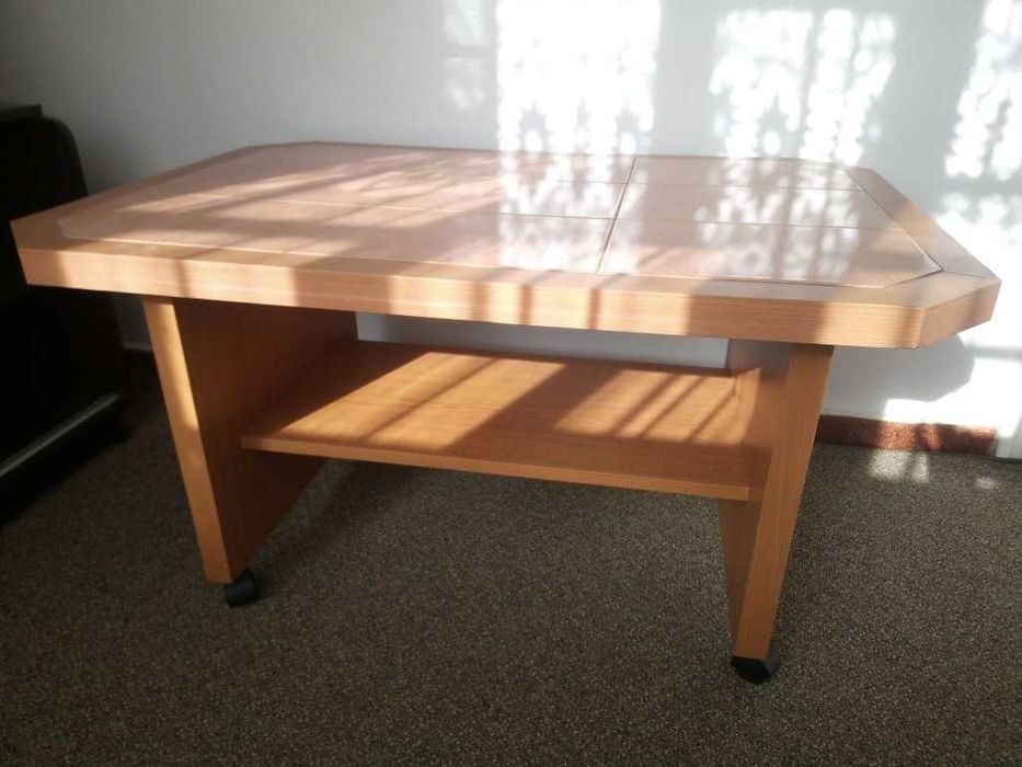 Măsuță de cafea practică, cu blat ceramic și rotile -Stare foarte bună