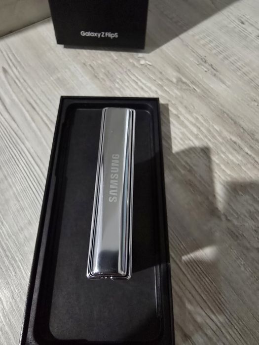 Samsung Z Flip5 256gb