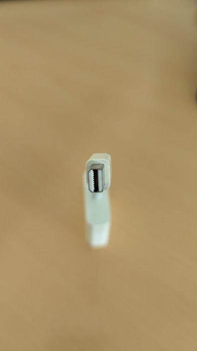Apple Mini Display port към DVI адаптер