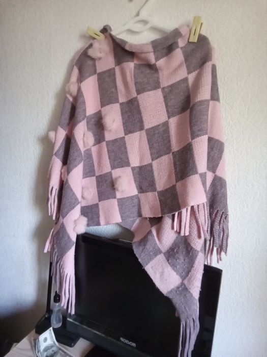 Пончо кофта под джинсы в отличном состоянии