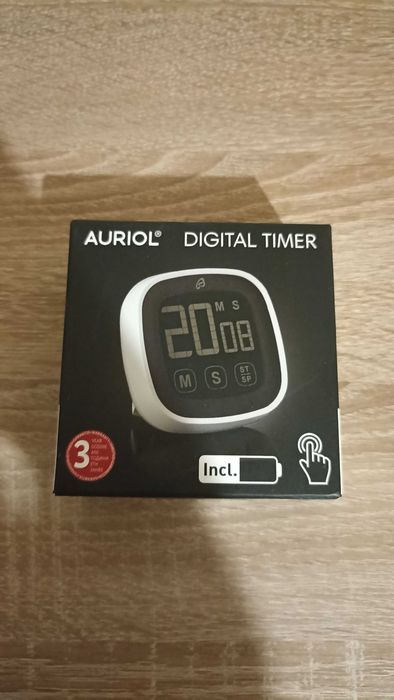Продавам дигитален таймер Auriol с включени батерии