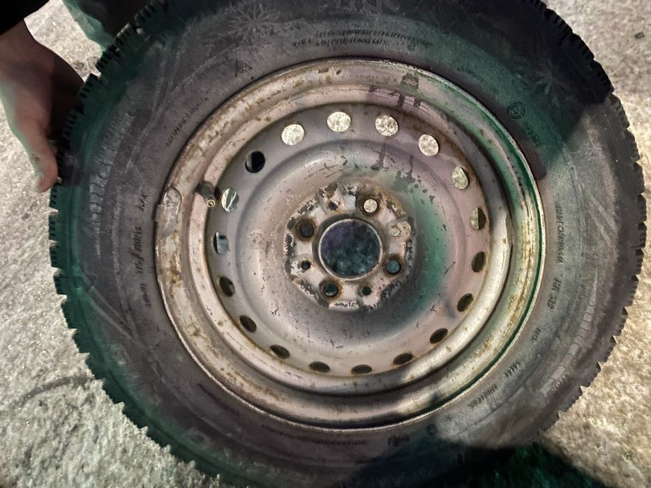Колесо в сборе зимний R13