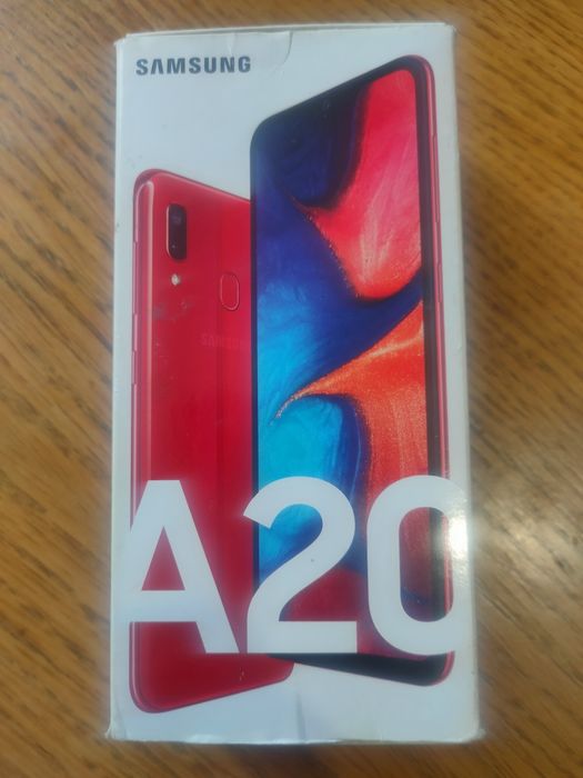 Смартфон Samsung A20