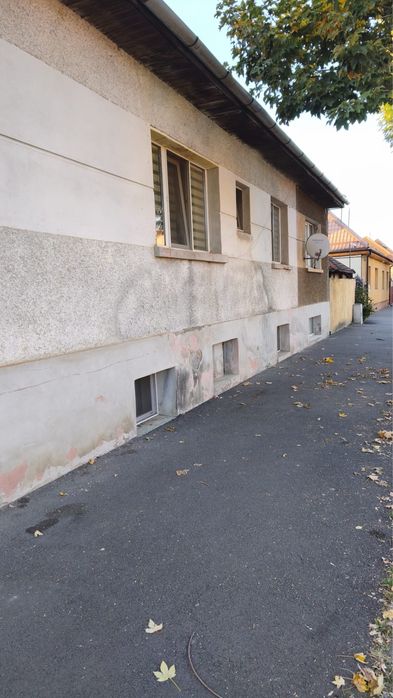 Casa zona Grivitei,13 decembrie