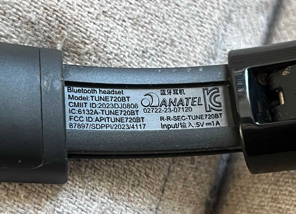 Casti Bluetooth JBL Tune 720BT defecte buton pornire