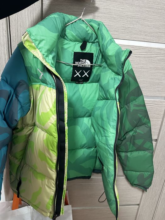 Продам куртку North Fase