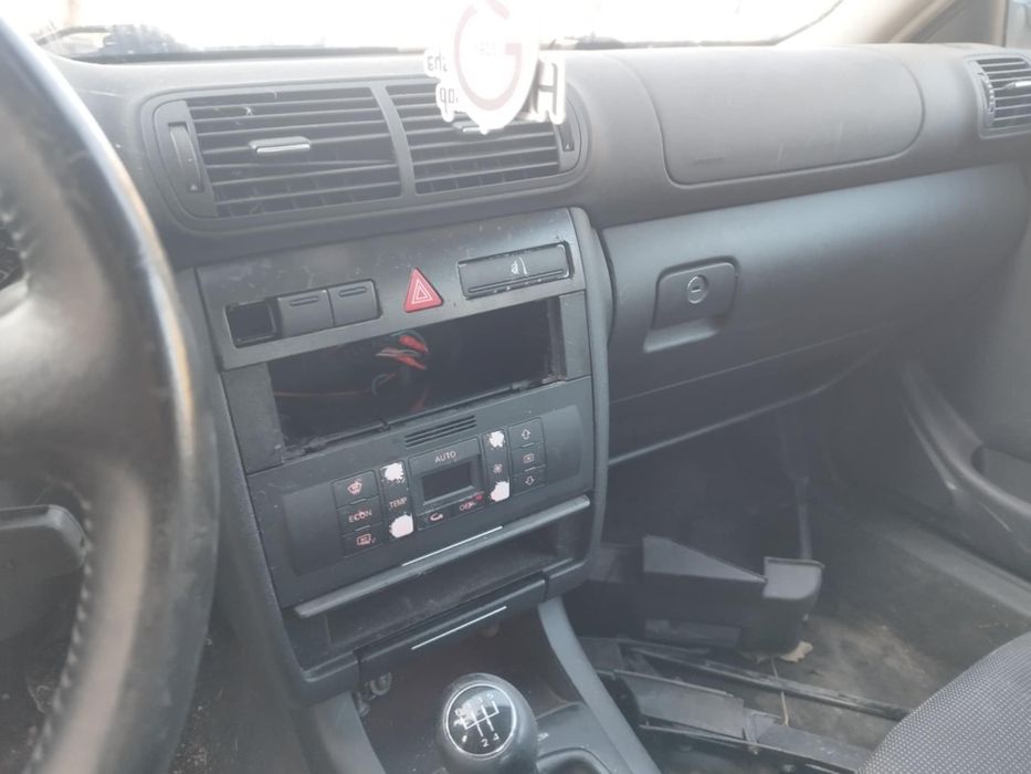 Продавам Ауди А3 1.6 фейслифт На части