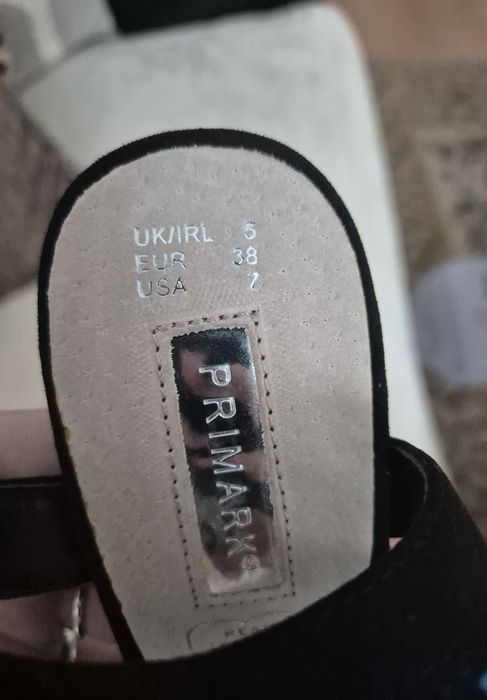 Високи черни сандали