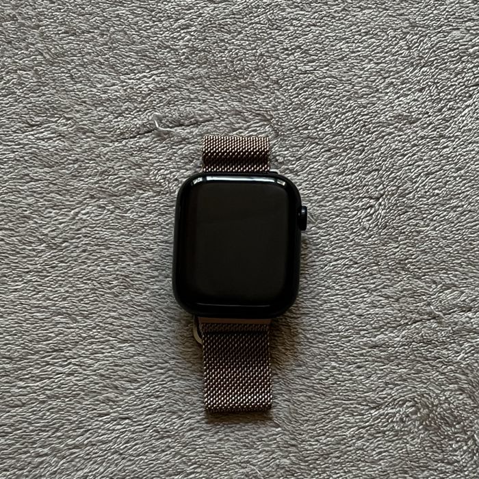 Часы Apple Watch черные с ремешком