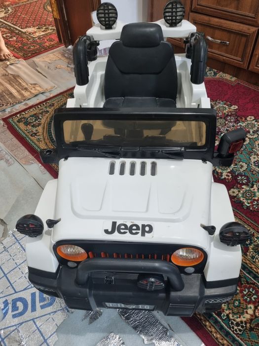 Белый жип  детски