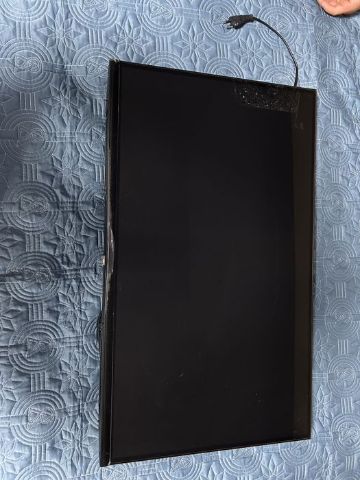 Продам телевизор смарт  тв работает