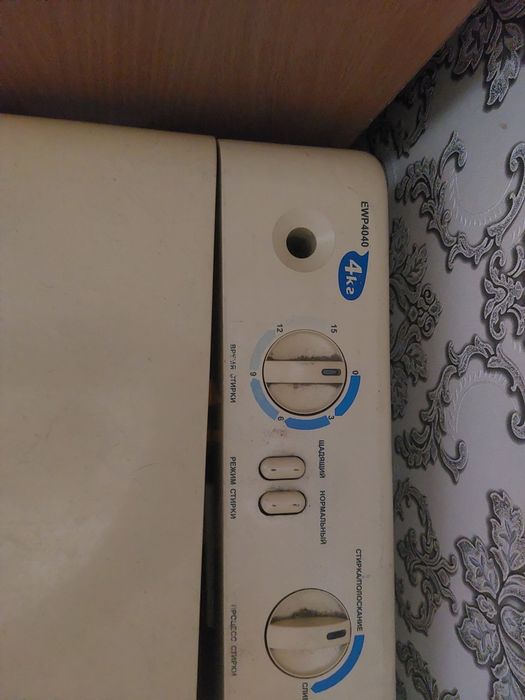 Продам стиралку 2000